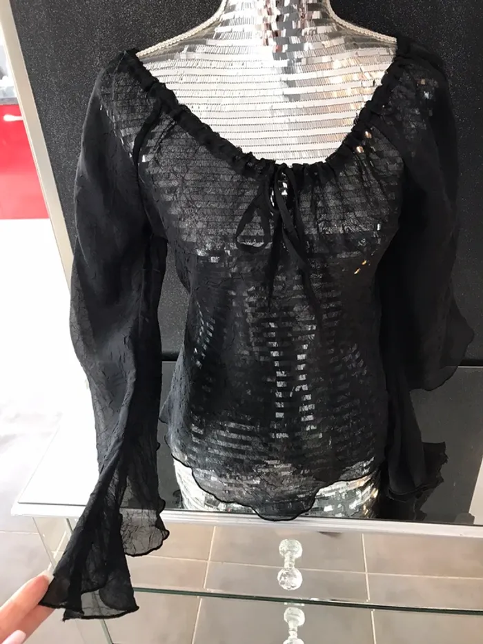 Jolie blouse transparente