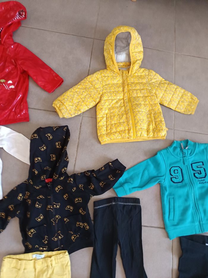 Lot vetements fille 9 12 mois imperméable et doudoune - photo numéro 3