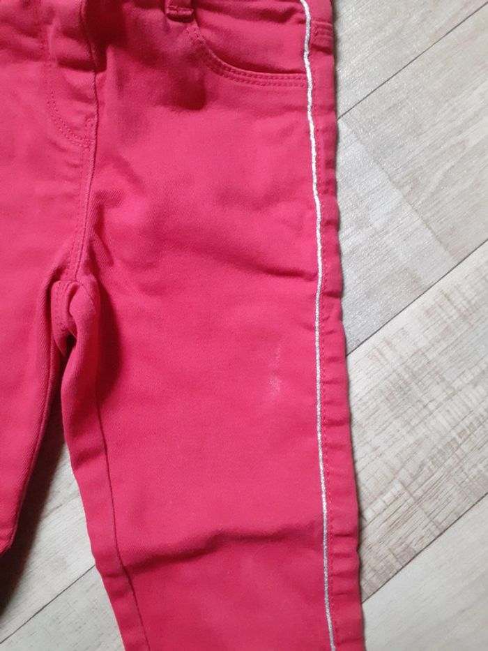 Pantalon fille jegging rouge bande argentée 5 ans - photo numéro 6