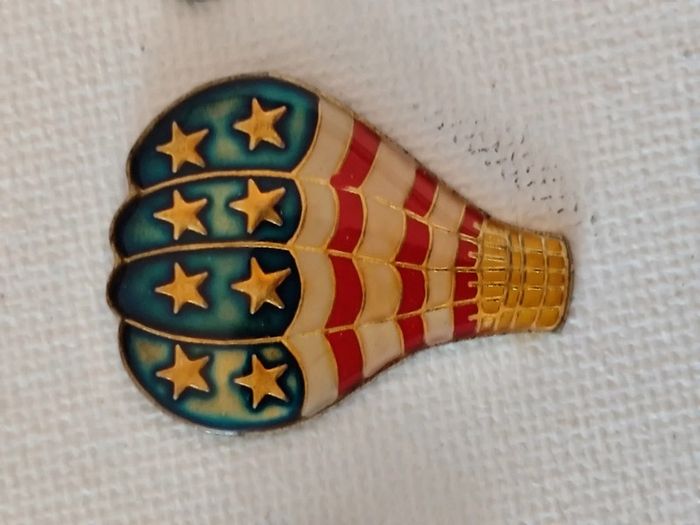 Lot de 14 pins usa - photo numéro 11
