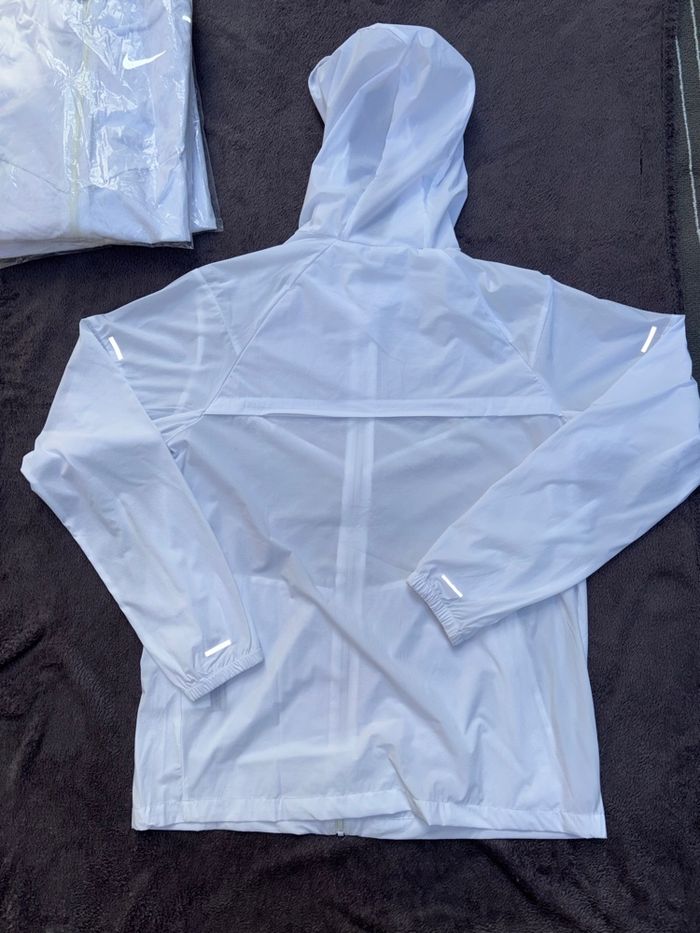 Veste Running Nike neuve - photo numéro 4