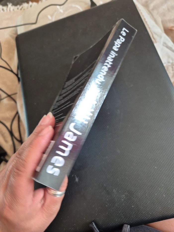 Livre le papa inattendu de Lilli James - photo numéro 2
