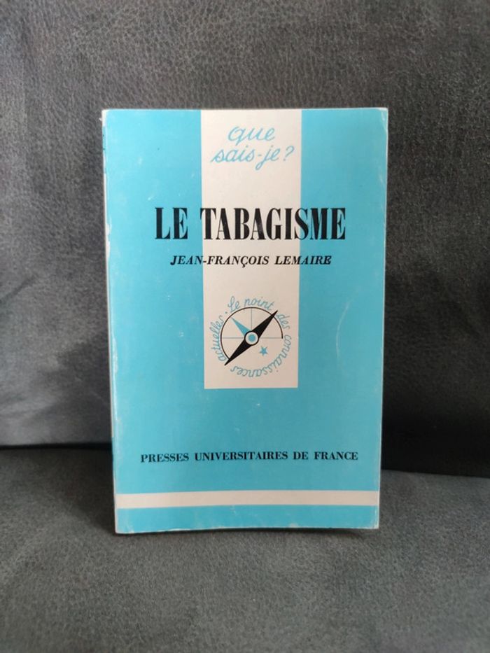 Livre vintage sur le tabac université de France
