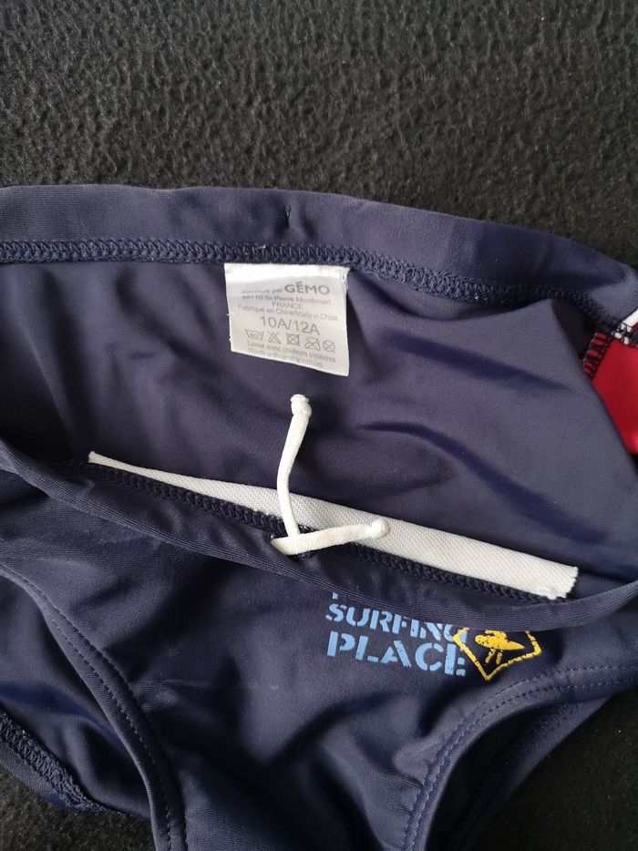 Maillot de bain taille 10_12 ans bleu marine, marque gémo prix 1 € - photo numéro 2
