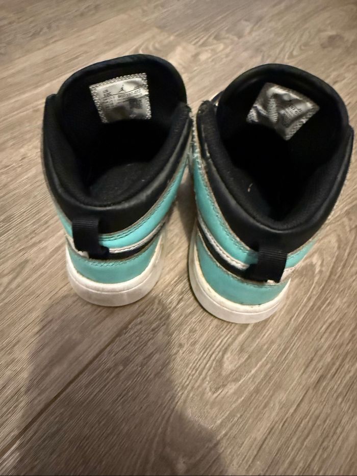 Baskets montantes Nike Jordan Pointure 29,5 - photo numéro 3