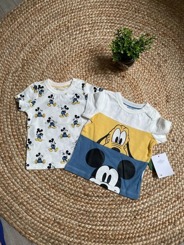 Lot 2 t-shirts Mc mickey disney c&a 6/9 mois