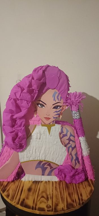 Pinatas K-pop Rumi 