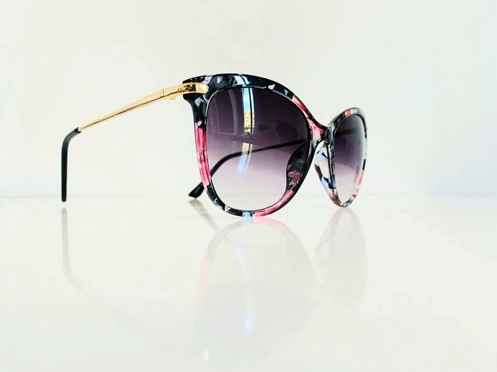 Lunette de soleil femme fleurie cats verres dégradés uvprotection catégorie 3 - photo numéro 3