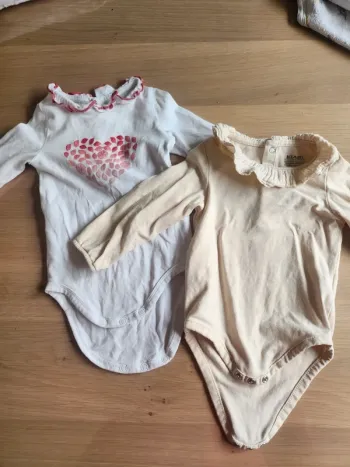 Lot bodies 6 mois