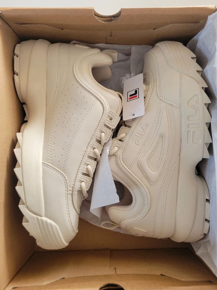 Baskets Fila neuve - photo numéro 4