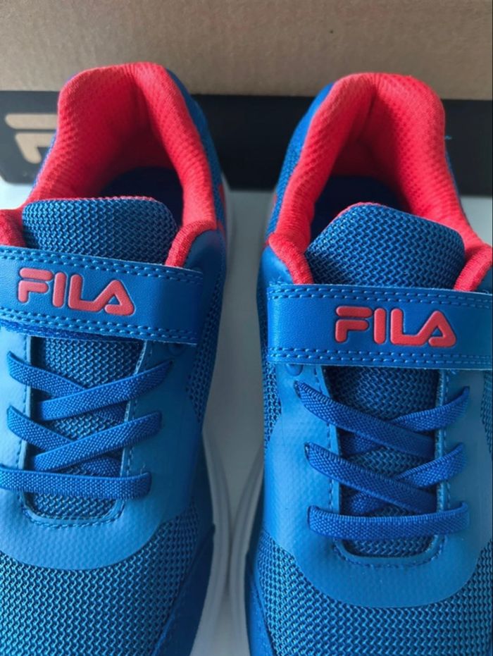 Baskets FILA enfant – Taille 35 – Neuf avec boîte - photo numéro 5