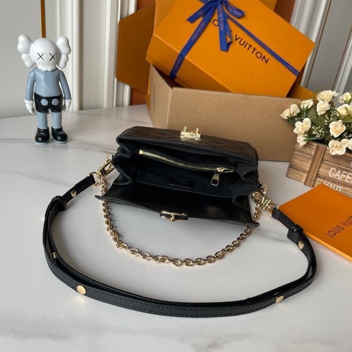Louis Vuitton Tout neuf, jamais utilisé.
taille:39 x 30 x 15 cmM12429 - photo numéro 7