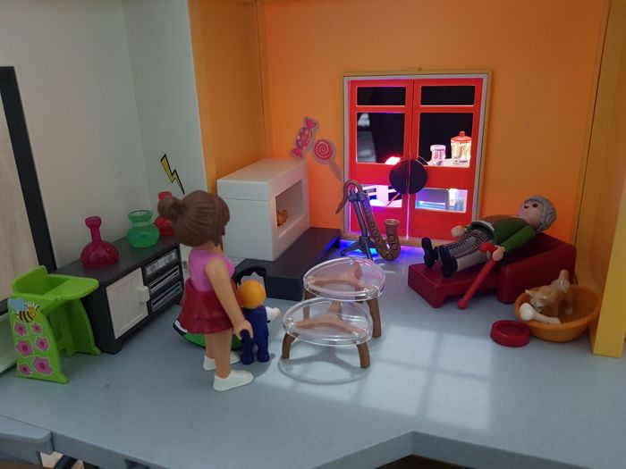 Grande maison de playmobil - photo numéro 3