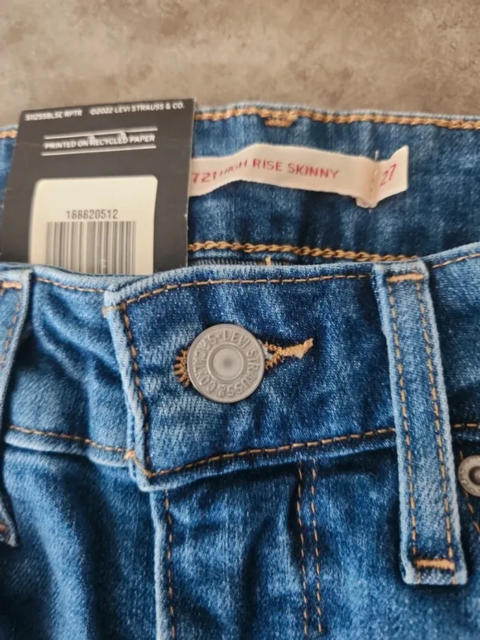 Jean bleu Levi's 721 High Rise skinny 27 x 32 neuf - photo numéro 6