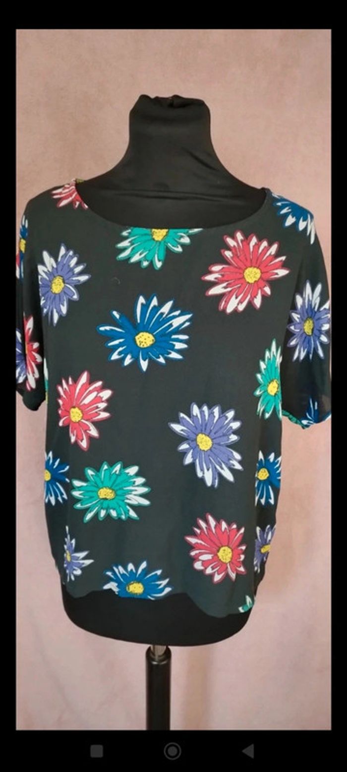T shirt noir à fleurs - photo numéro 2
