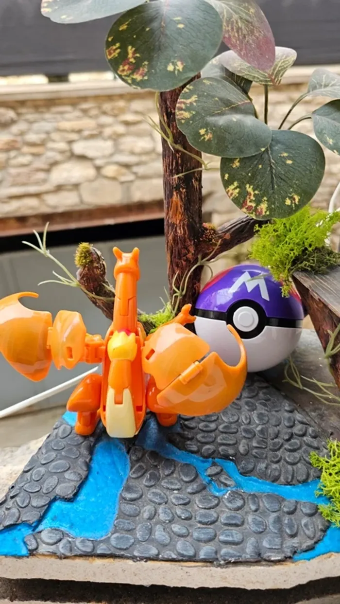 Super figurine Pokemon pliable en boule Dracaufeu - photo numéro 8