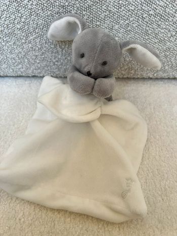 Doudou mouchoir lapin gris Jacadi