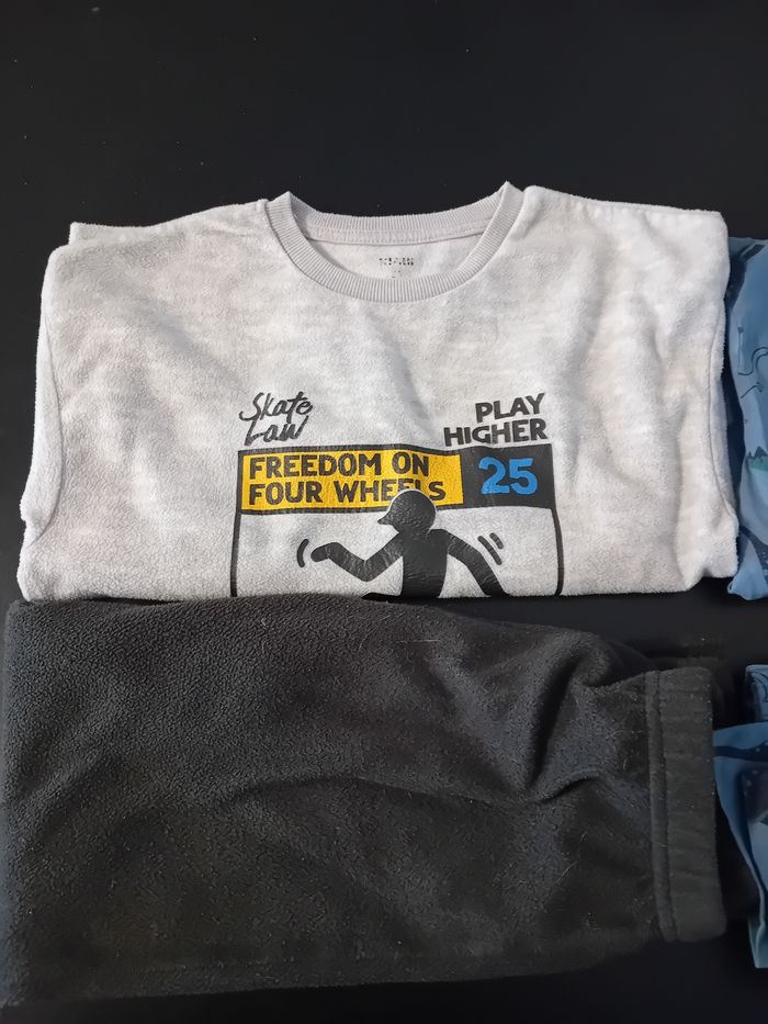 Lot pyjamas 8 ans - photo numéro 2