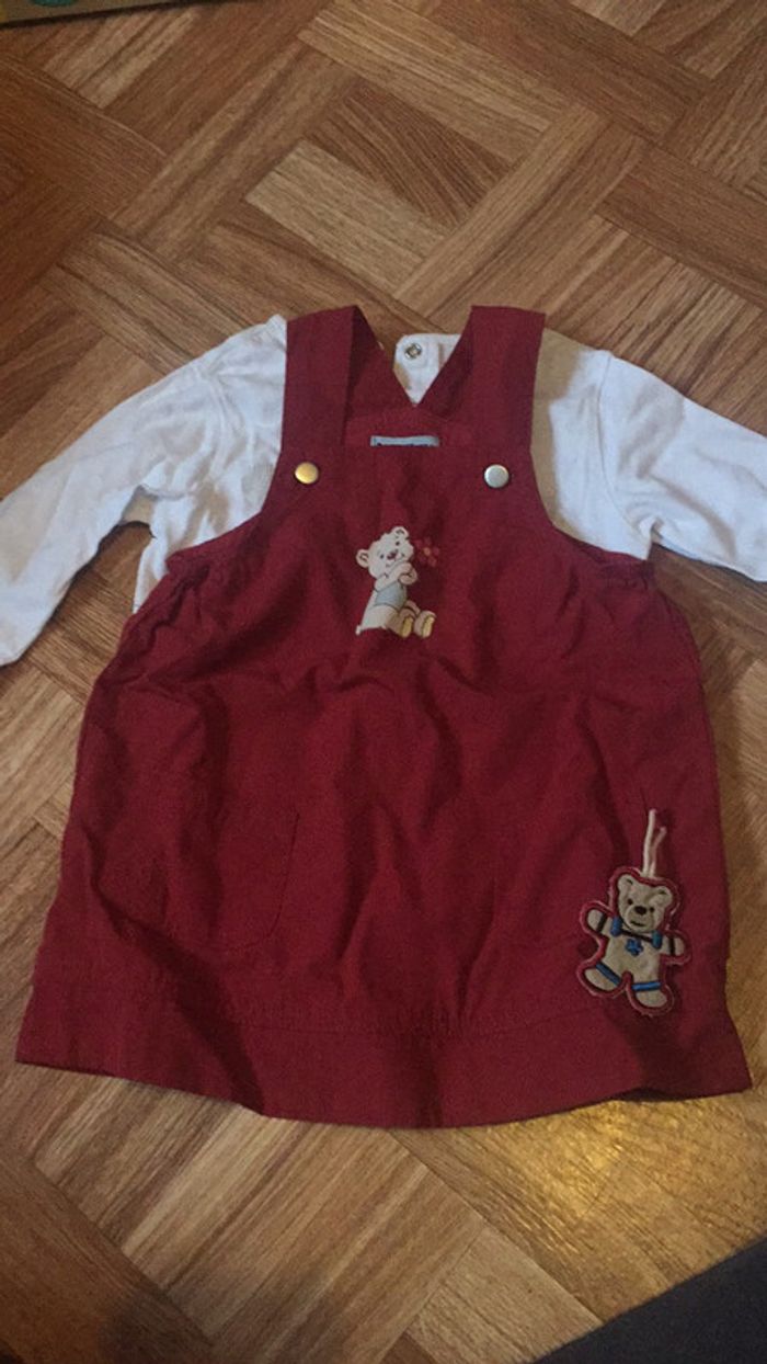 Salopette/robe et tee shirt