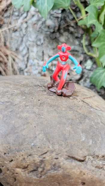 Super figurine Pokemon Nintendo Deoxys