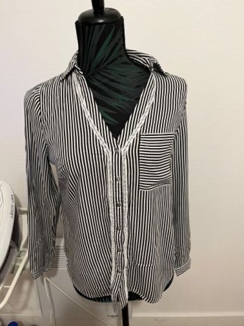 Blouse noire et blanche Naf Naf