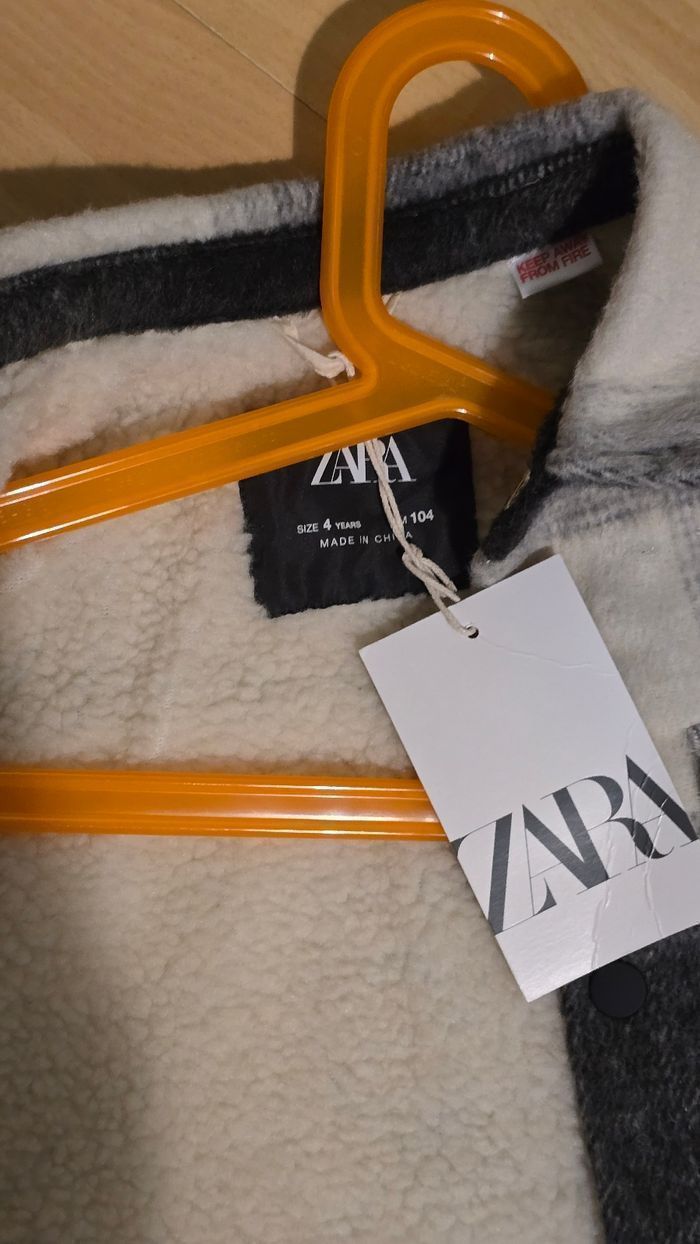 Neuve (non portée)🏷 💙😍🥰SUPERBE veste intérieur sherpa 4 ans garçon💙😍 - photo numéro 3