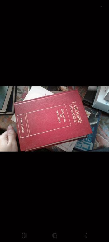 Gros livre mot croisés