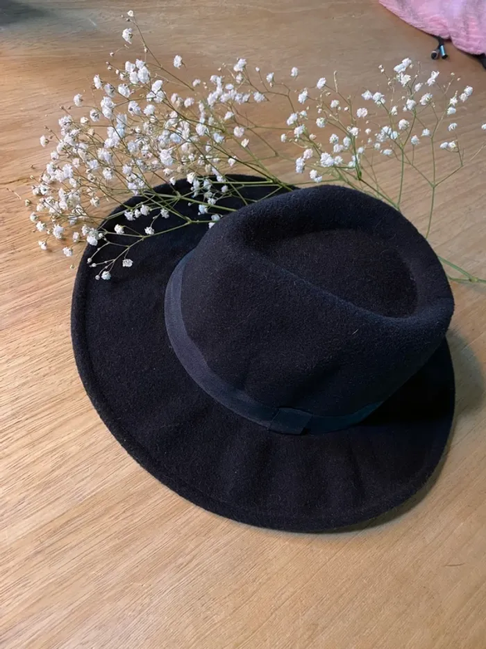 Chapeau noir - photo numéro 2