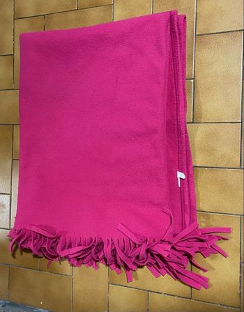 Plaid couleur rose à frange polaire 130 x 170 cm