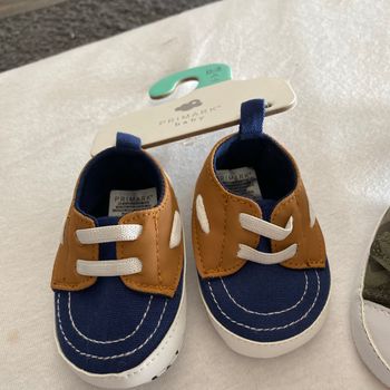 Chaussures bebe neuves 0-3 mois