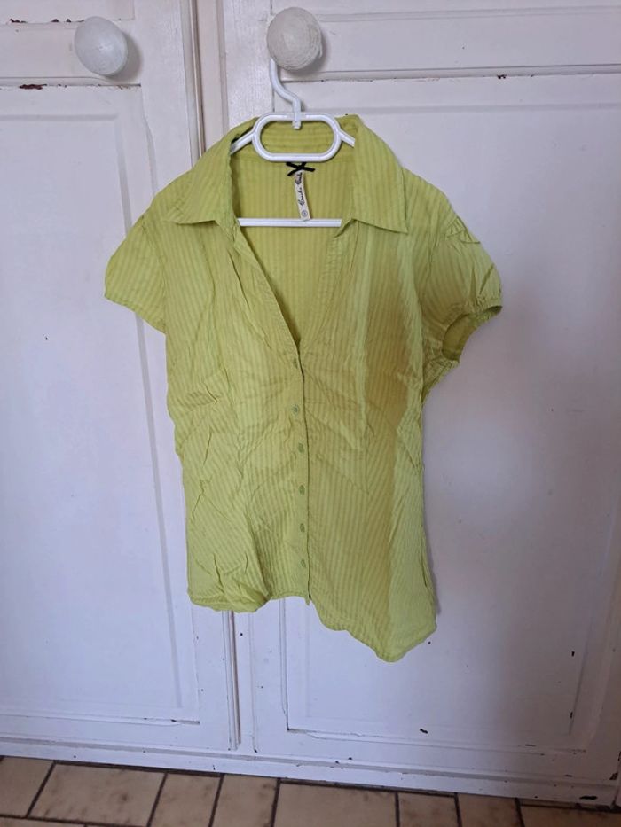 Blouse manche courte chemisier vert pomme col V taille 3 cache cache