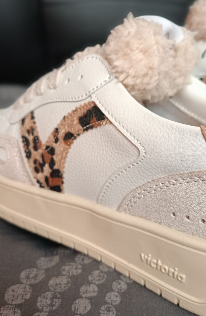 Baskets Femme Victoria, seul efecto piel animal. Pointure 36. Neuves - photo numéro 10