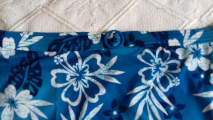 Jupe de bain bleu et blanche taille 46 - photo numéro 2