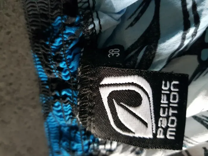 Robe Pacific Motion  taille 38 - photo numéro 6