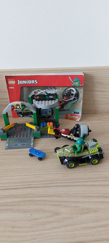 Le repaire des tortues Ninja lego 10669