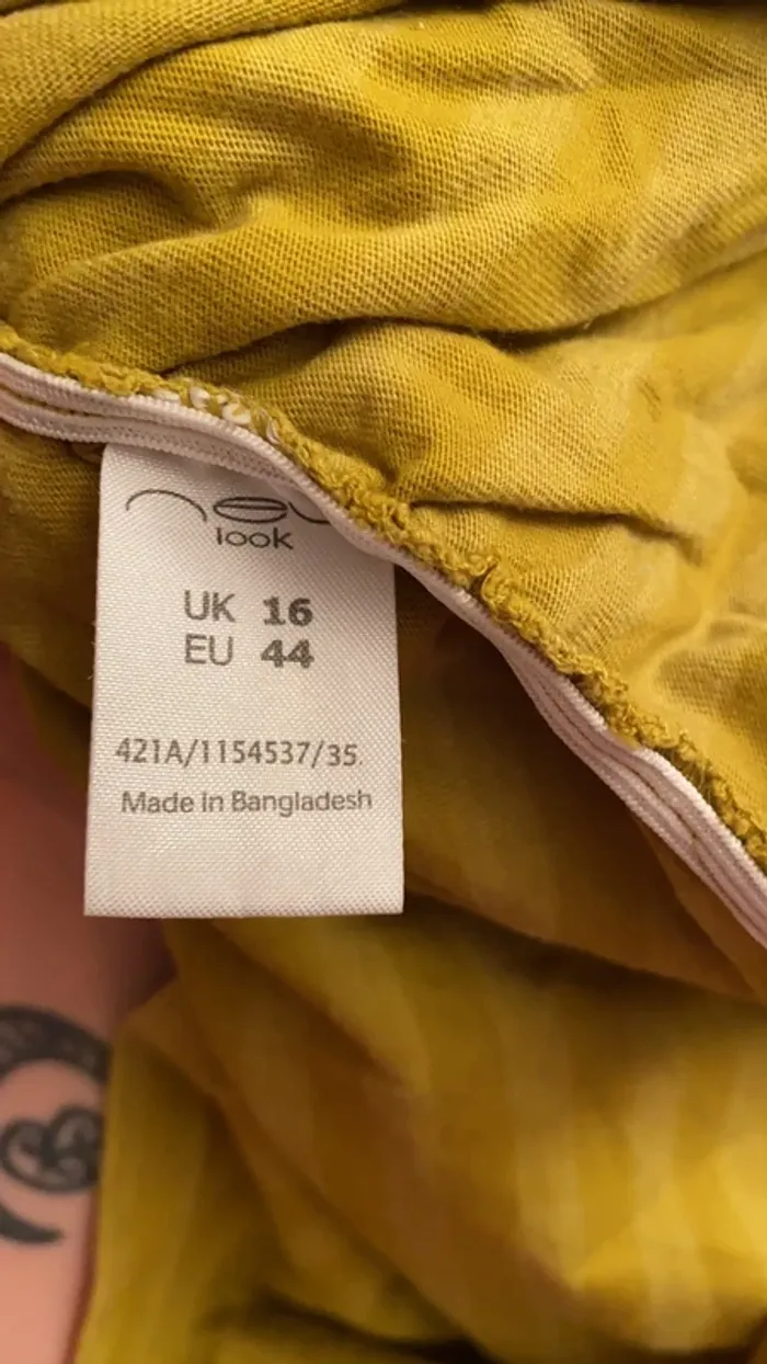 T-shirt jaune - photo numéro 4