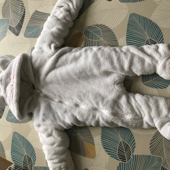 Vend combinaison bébé fille taille 3 mois