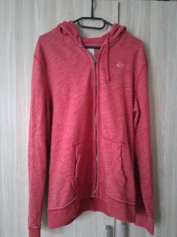 Sweat zippé a capuche