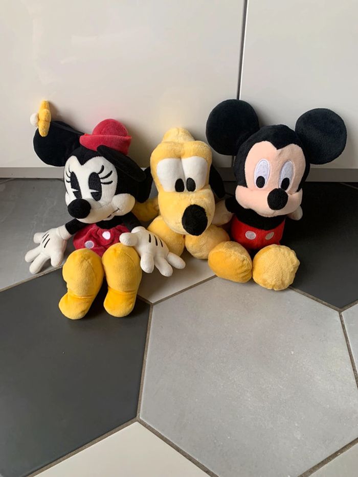 Lot de trois peluches Disney