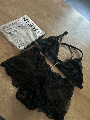 Ensemble sous vêtement dentelle NEUF