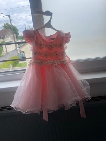 Robe très jolie 24 mois