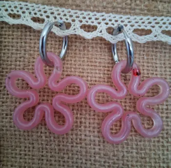 1 paire de boucles d'oreilles anneaux grandes pampilles fleurs