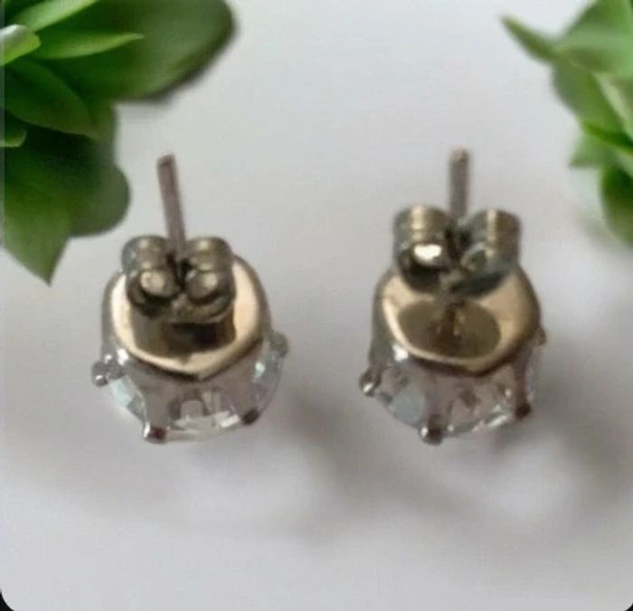 Boucles d'oreilles en strass En très bon état - photo numéro 4