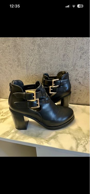 Bottine à talons
