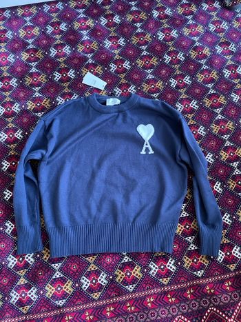 Pull Ami bleu marine taille M
