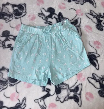Short fille