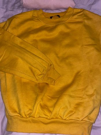 Pull jaune Bershka