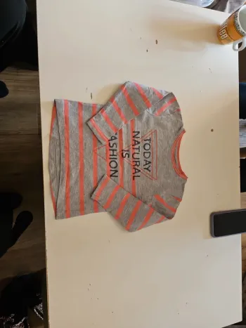 Teeshirt manchesm longues.
