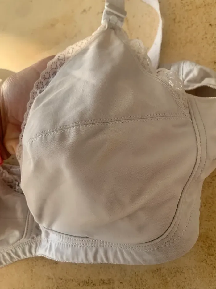 🤰 Soutien-gorge maternité/allaitement – Crème dentelle – Taille 100E – Marque Billet Doux - photo numéro 3