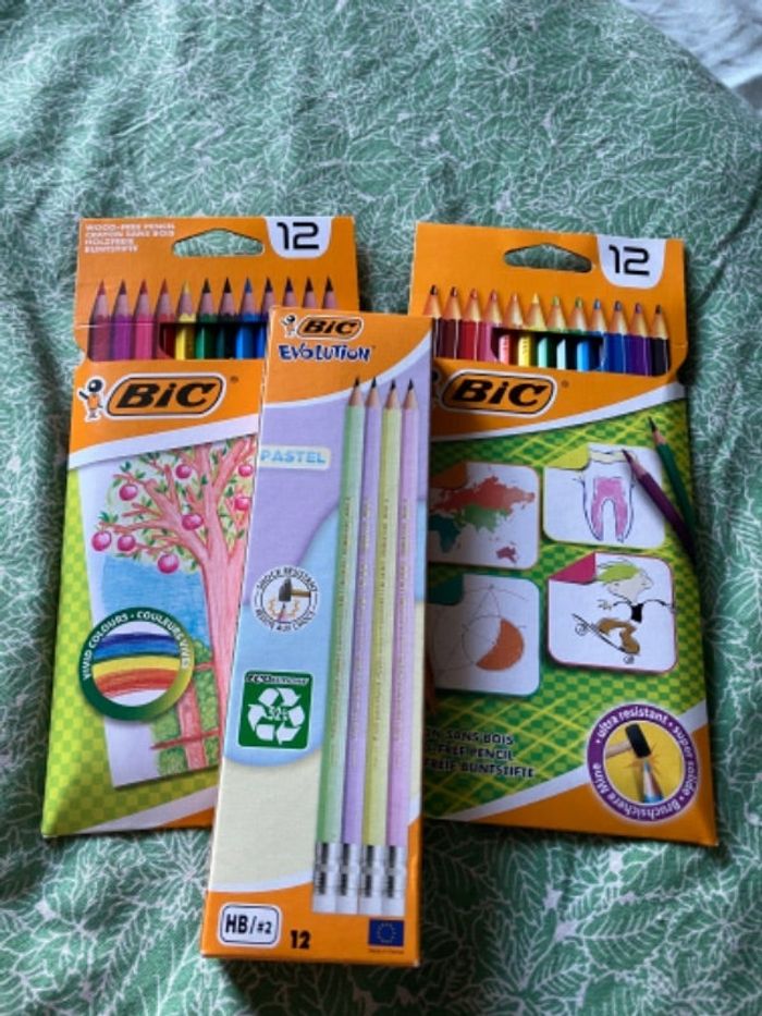 Lot crayons de bois Bic